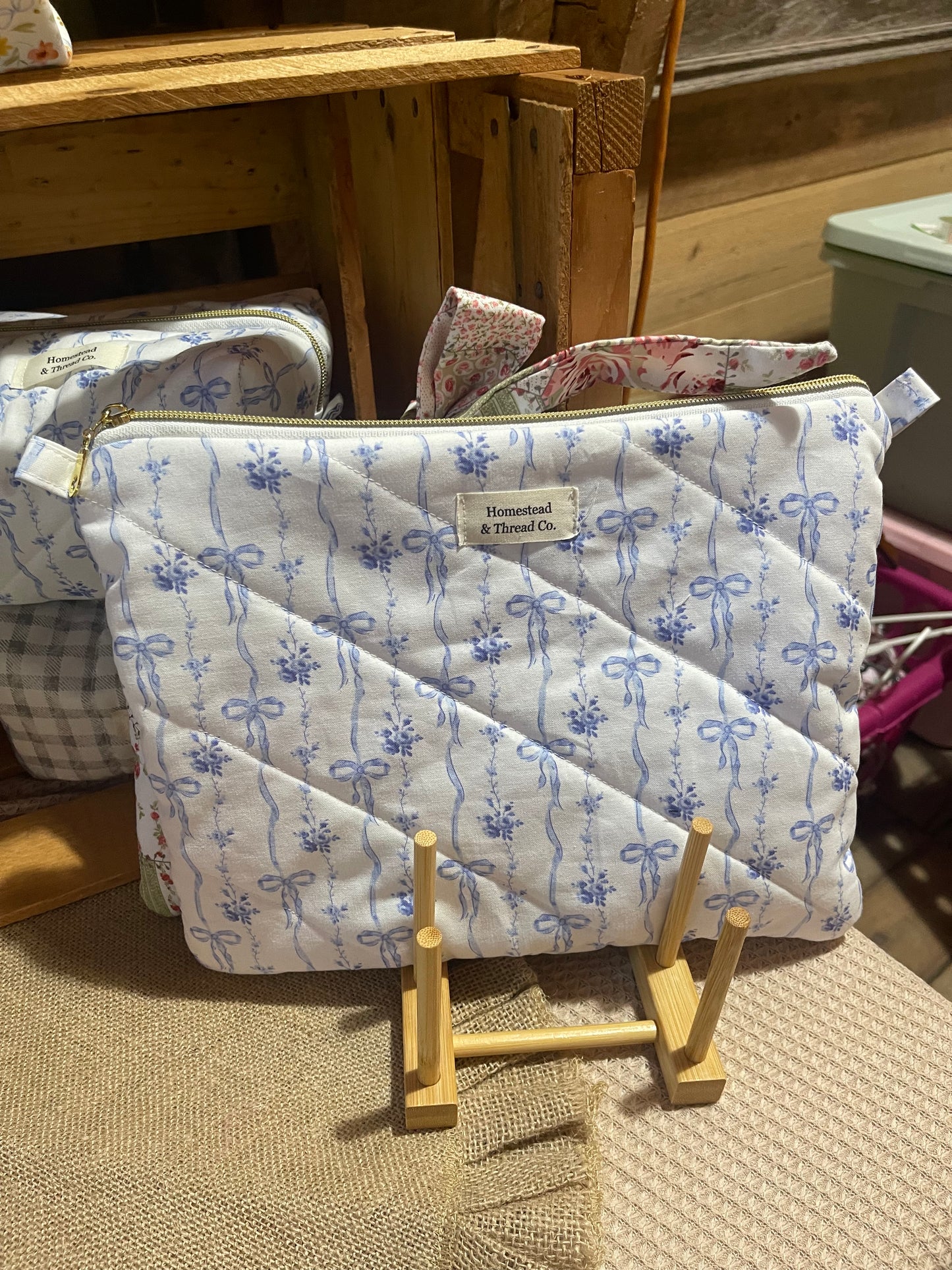 Quilted Blue Bow Large Zippy