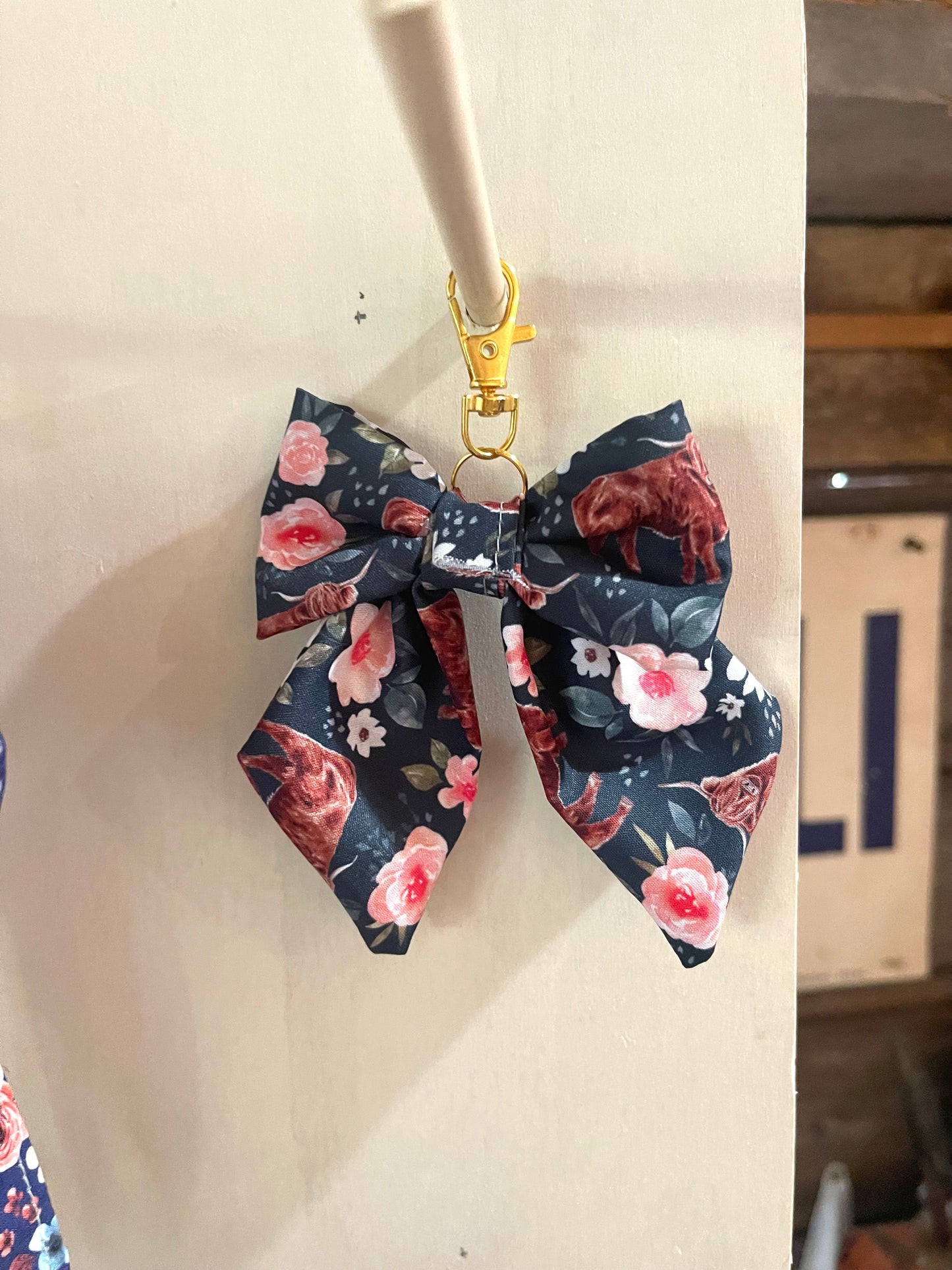 Bag Charm Bow Keychain (Green Highland)